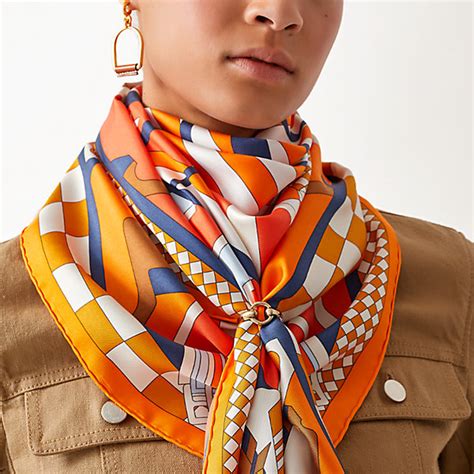 hermes how to tie a scarf